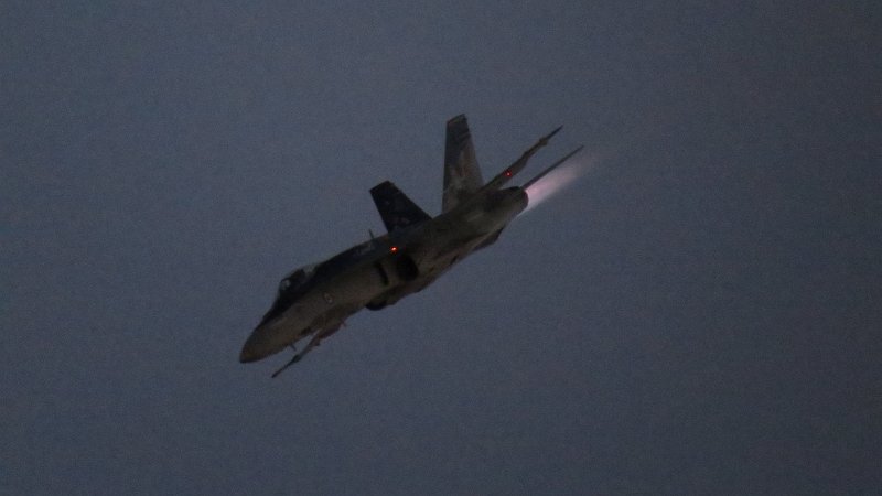 (68) CF18 Hornet.JPG